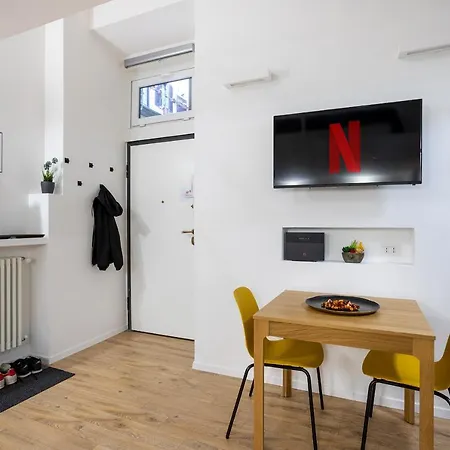 Heart Of Porta Venezia - Cozy Loft - 2mts To M4 Metro 밀라노
